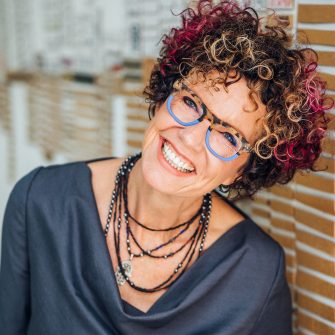 Laurie Frick headshot