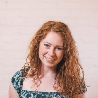 Lynsey  Thornton headshot