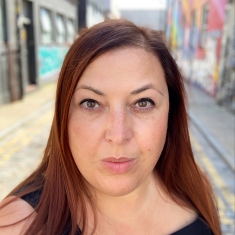 Portrait picture of Martina Hodges-Schell