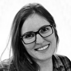 Lila Symons headshot