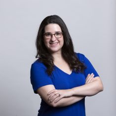 Laurie Barth headshot