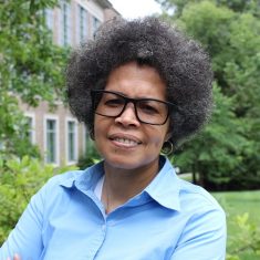 Rochelle Newton headshot