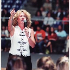 Julia Duffy headshot