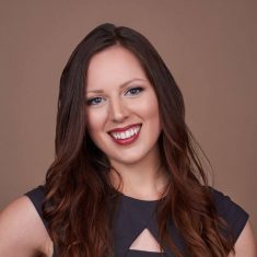 Stephanie Thoma headshot