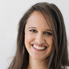 Alison Mora headshot