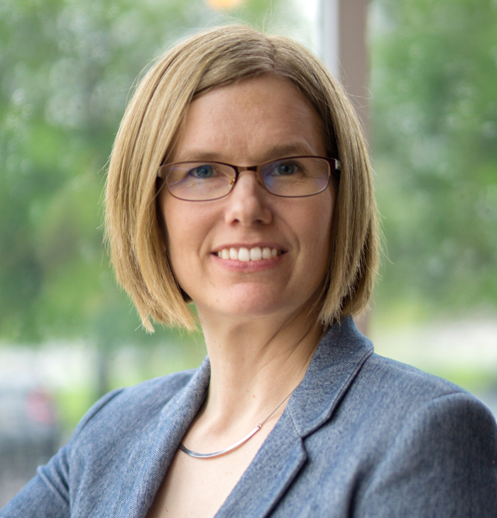 Cara Miller headshot