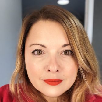 Amy Thibodeau headshot