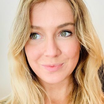 Gwen Pryor headshot