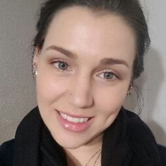 Melanie Schonewille headshot