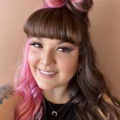 Elaine Gómez headshot