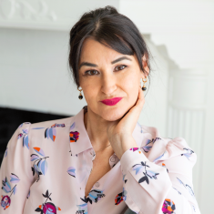 Julie Muniz headshot