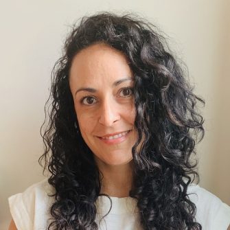 Rachel Posman headshot