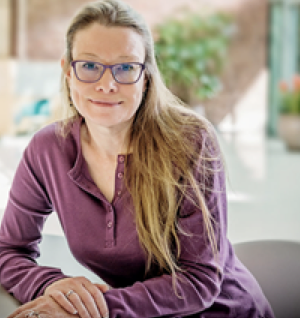 Julie Jensen headshot