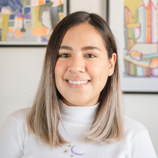 Franzia Flores headshot